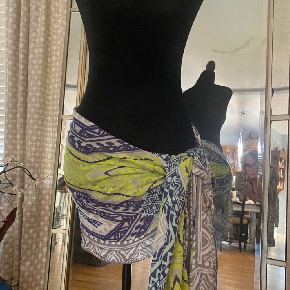 Large multinational scarf - Picture 5 of 10